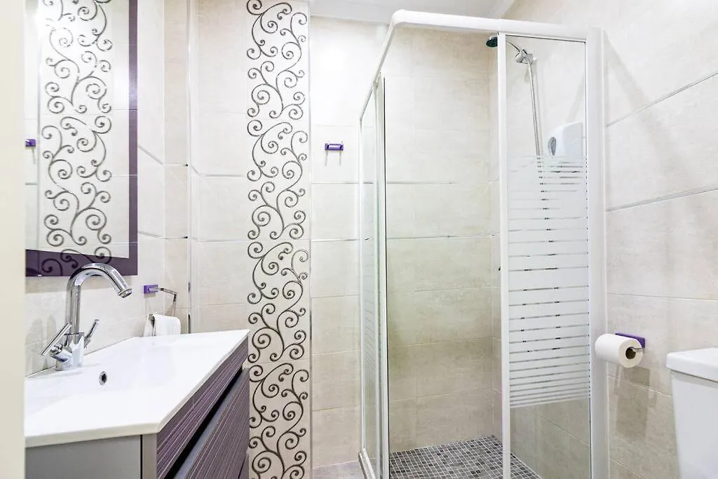 Felix Saenz Apartments! Malaga Spain
