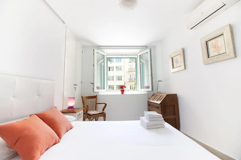 Felix Saenz Apartments! Malaga