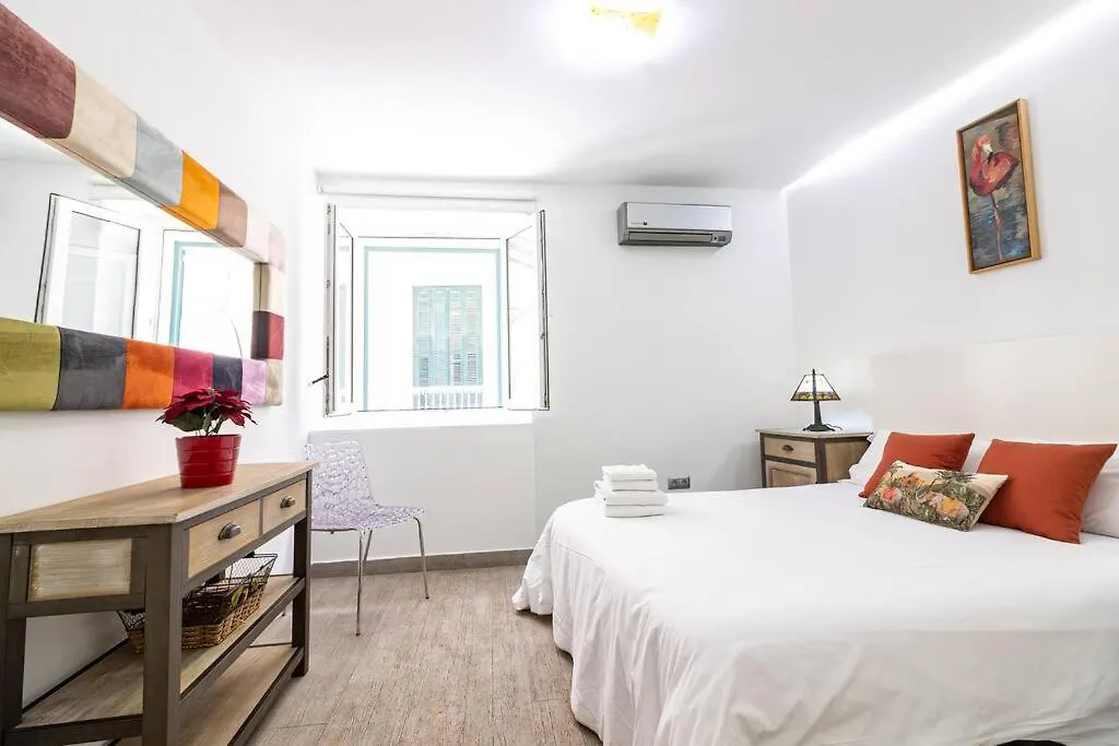 Felix Saenz Apartments! Malaga Apartment