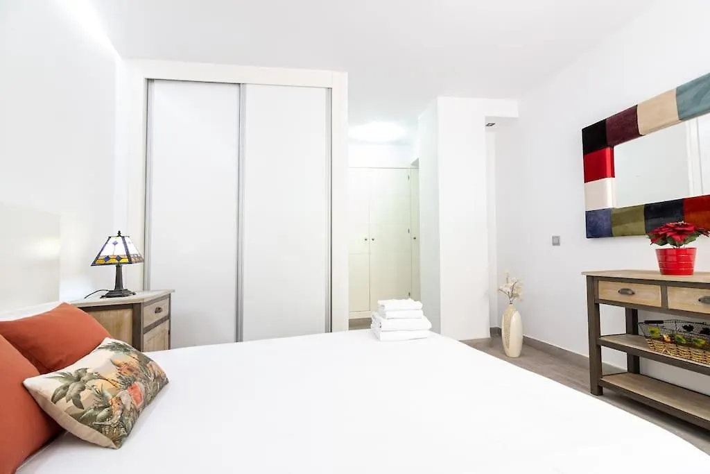 Felix Saenz Apartments! Малага Апартаменты